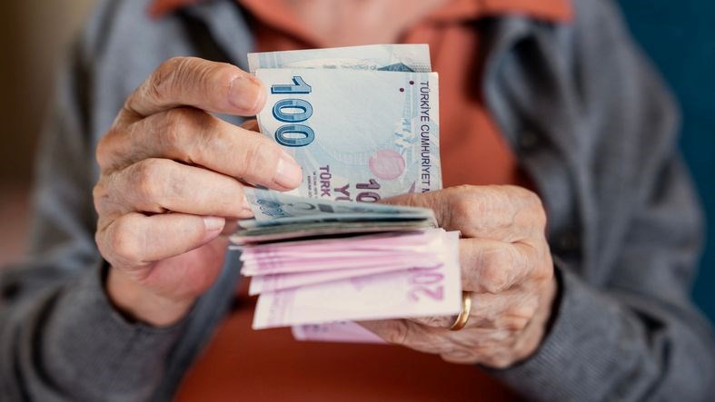 3600 gün emeklilik şartları Kadın ve erkek sigortalılar için 3600 gün emeklilik şartlarını özetleyen rehber görseli